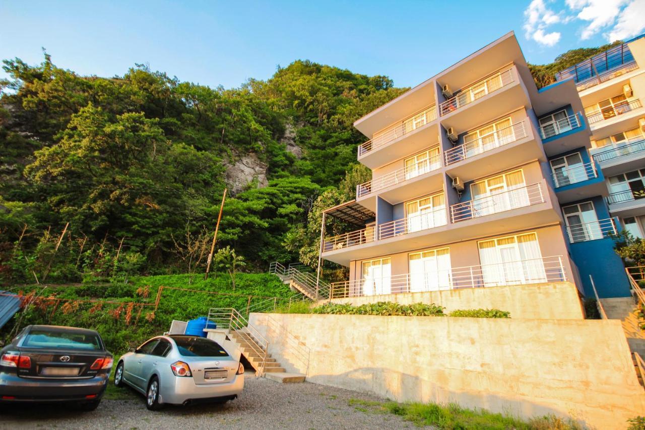 Guest House 99 Батумі Екстер'єр фото