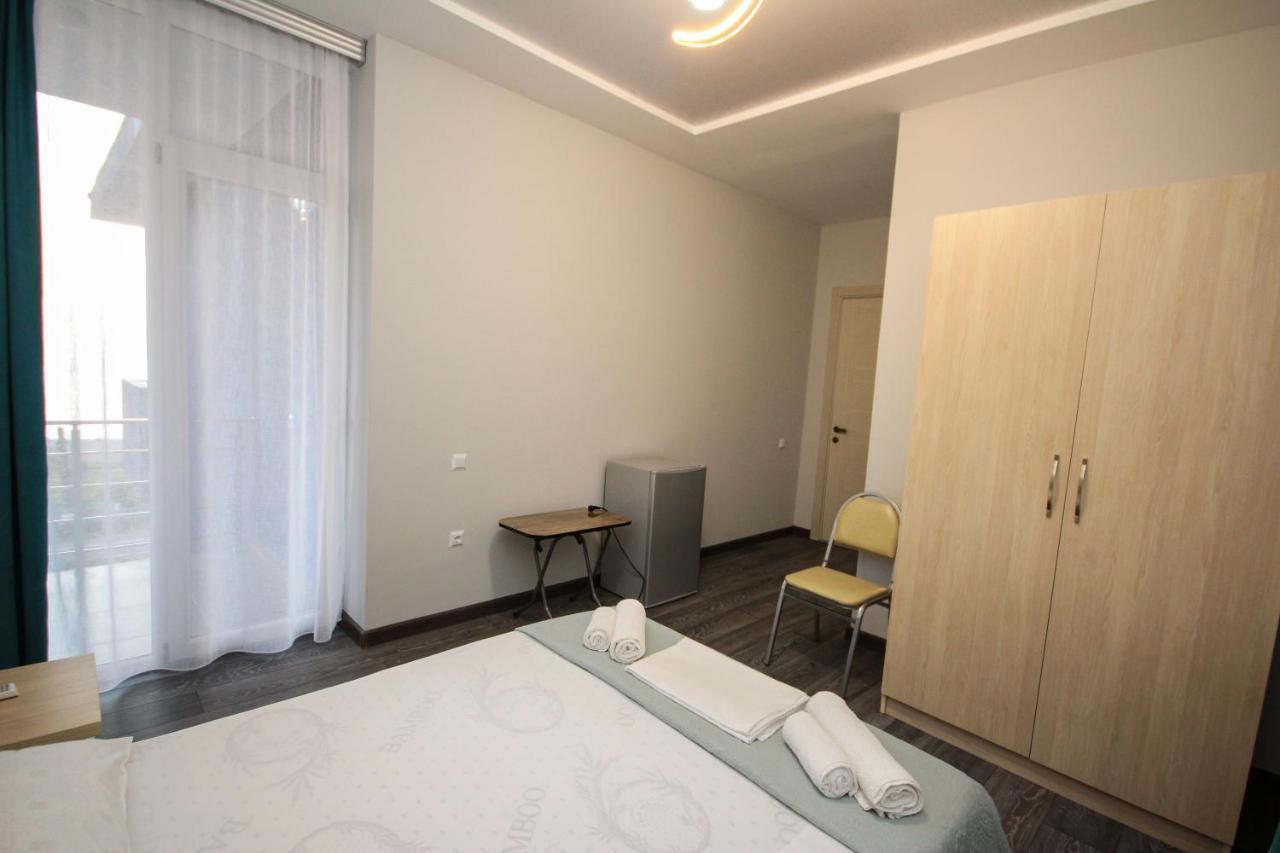 Guest House 99 Батумі Екстер'єр фото