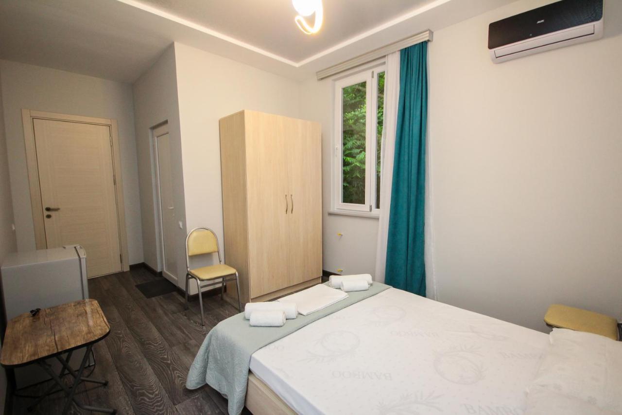 Guest House 99 Батумі Екстер'єр фото