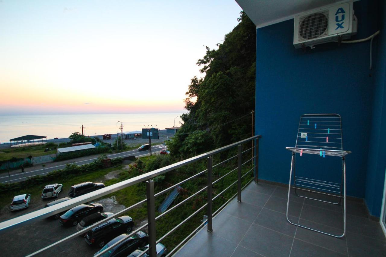 Guest House 99 Батумі Екстер'єр фото
