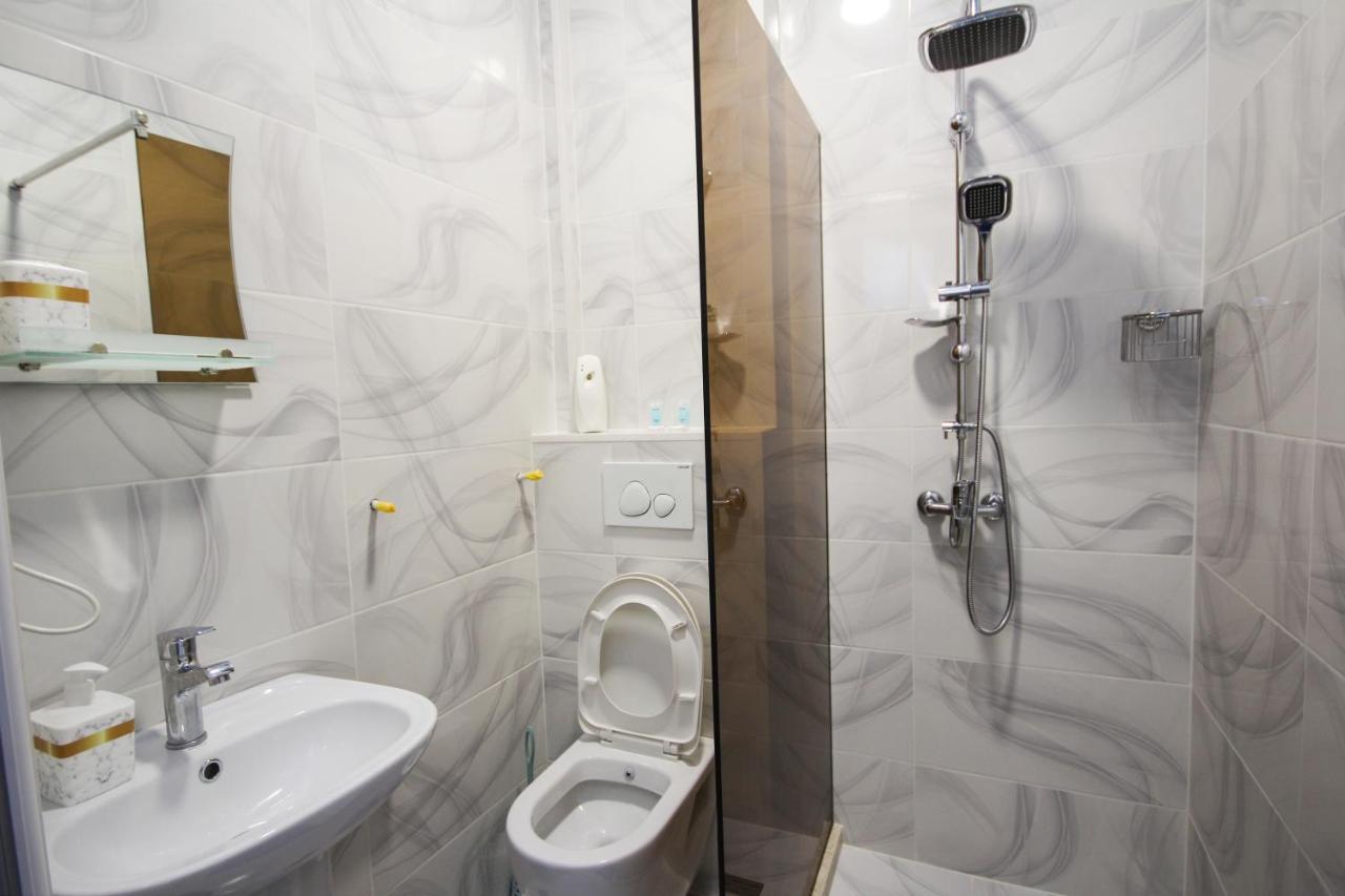Guest House 99 Батумі Екстер'єр фото