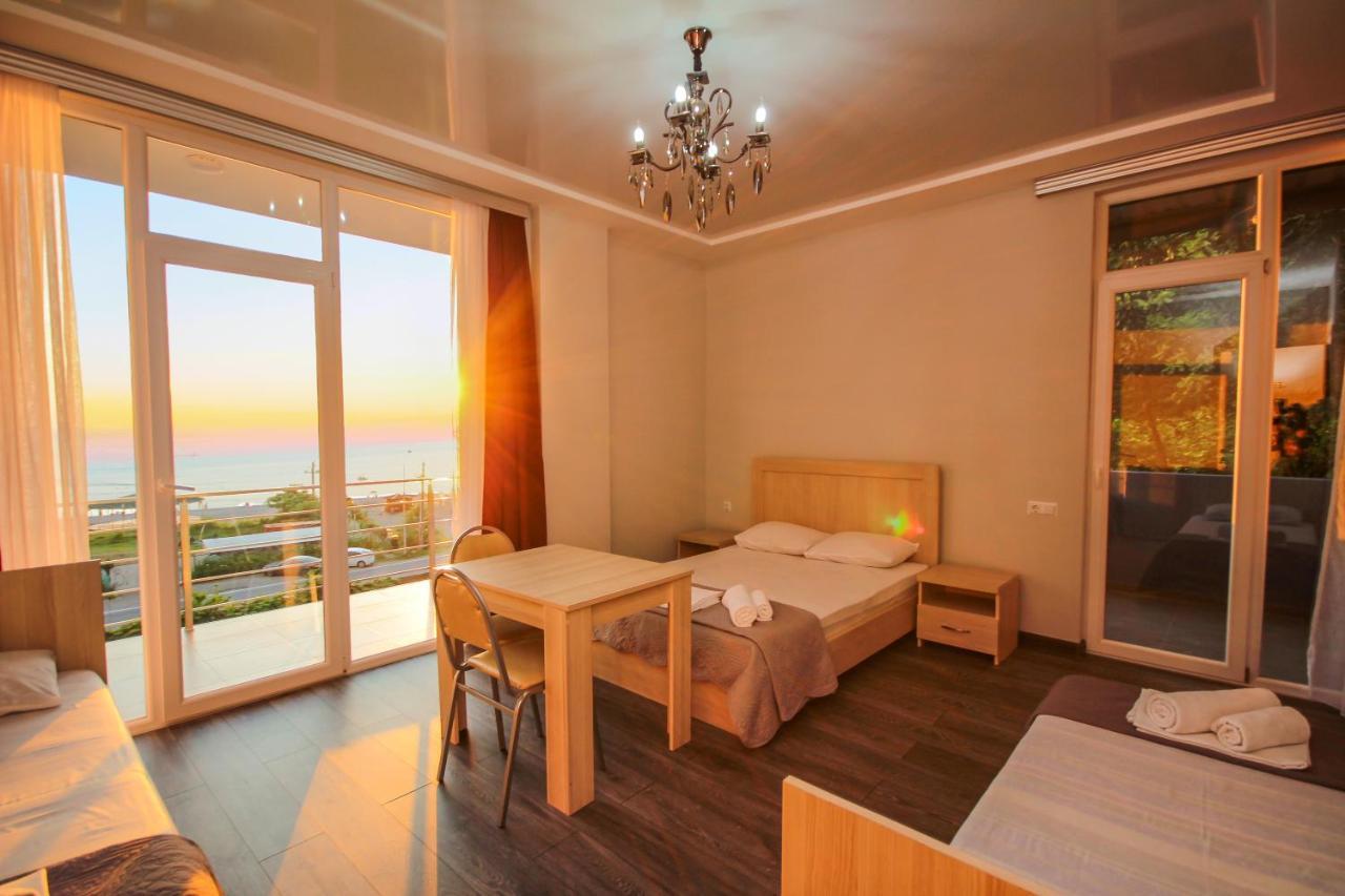 Guest House 99 Батумі Екстер'єр фото