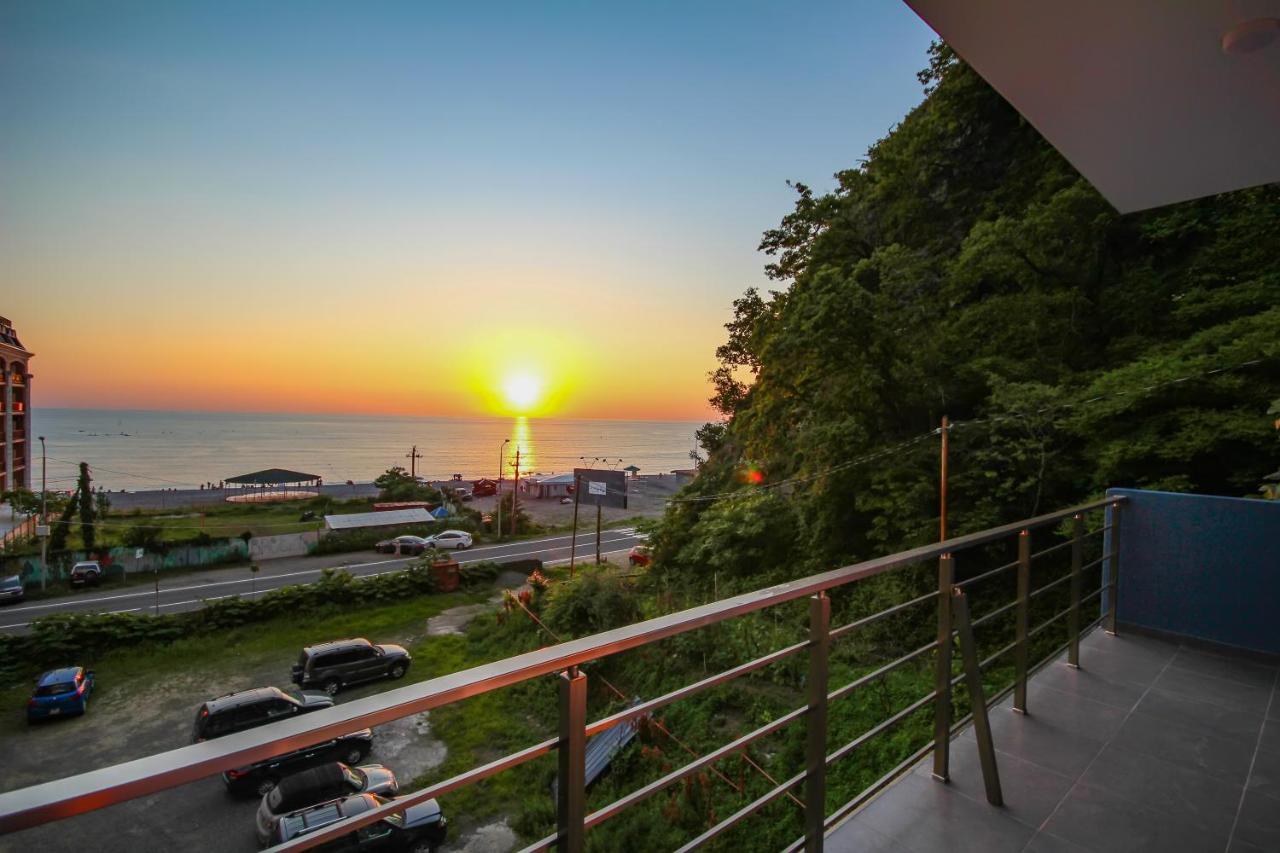 Guest House 99 Батумі Екстер'єр фото