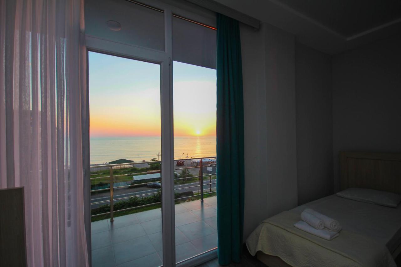 Guest House 99 Батумі Екстер'єр фото