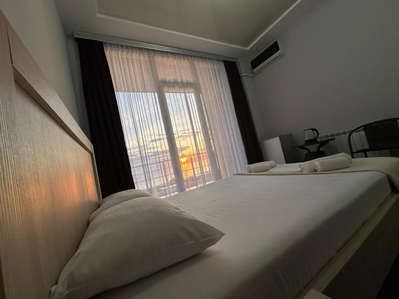 Guest House 99 Батумі Екстер'єр фото